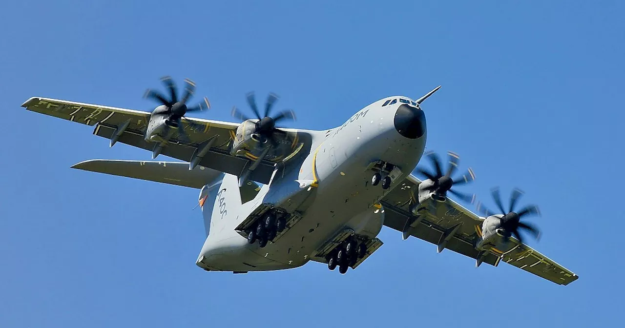 Tieffliegendes Militärflugzeug erschreckt Bielefelder Grundschüler