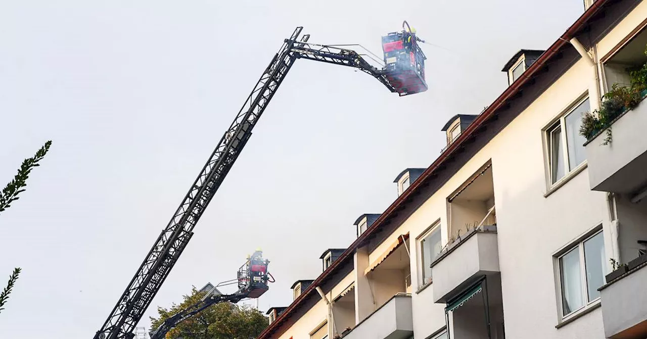 Frankfurt: Explosion in Wohnhaus, Mann rennt brennend raus