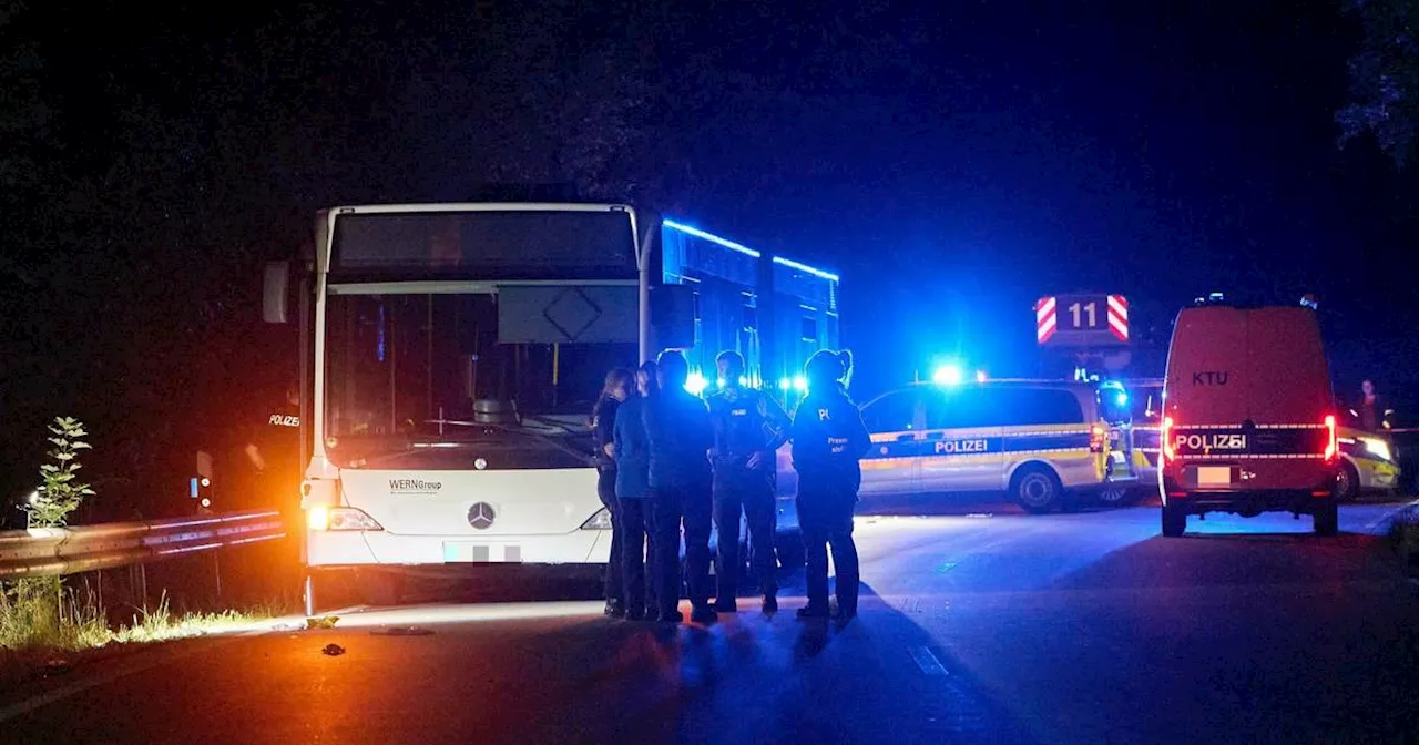 Siegen: Frau sticht in Bus auf Fahrgäste ein – ein Opfer außer Lebensgefahr