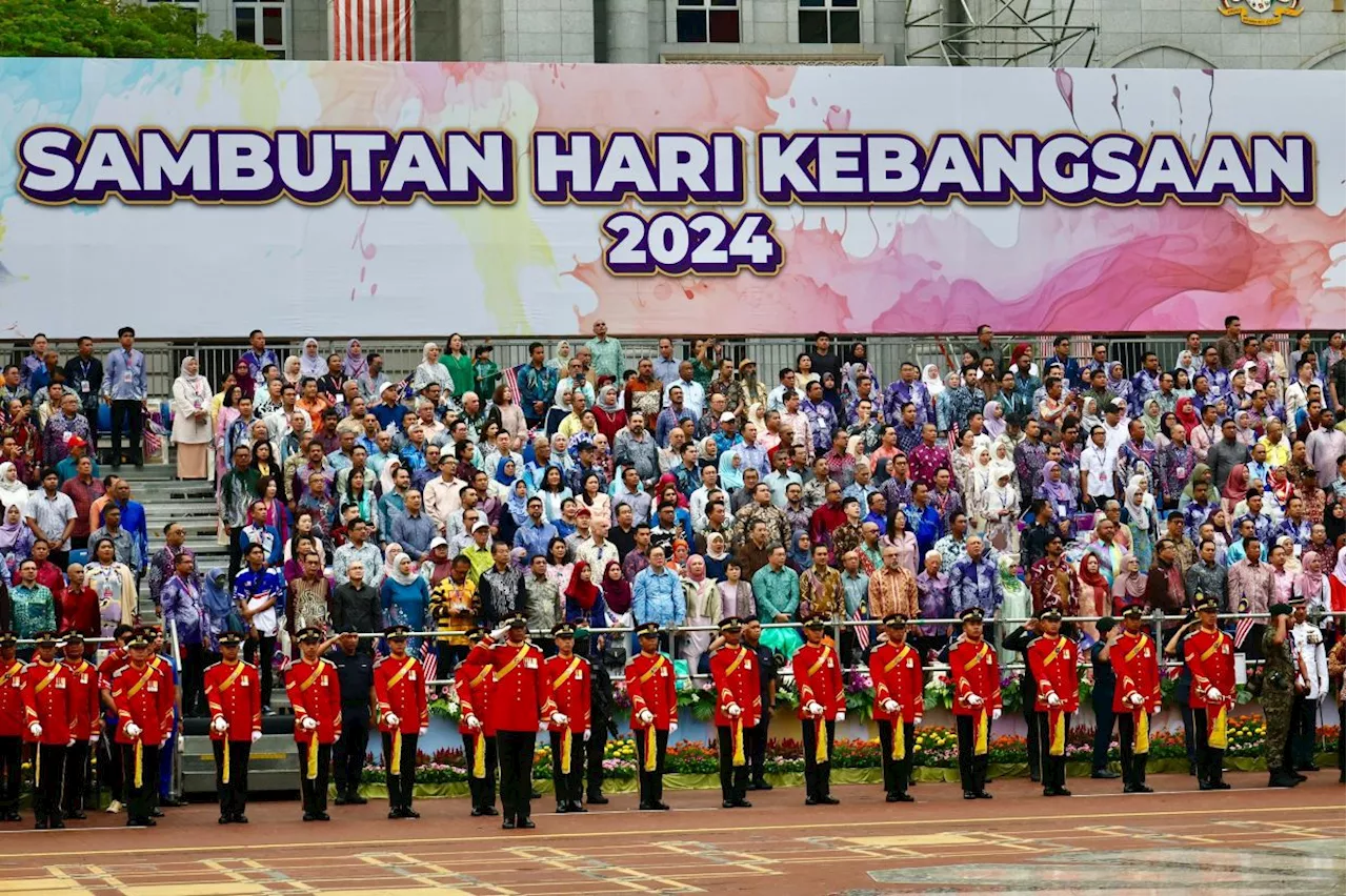 National Day 2024: The King of Malaysia drives himself and the Queen to the celebration