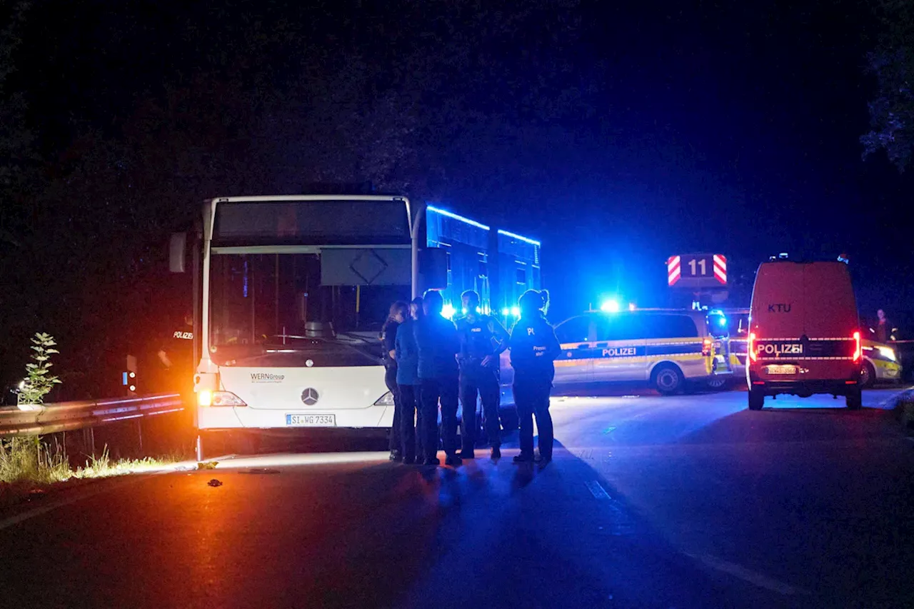 Siegen: Nach Messerangriff in Bus – Reul besucht Siegen