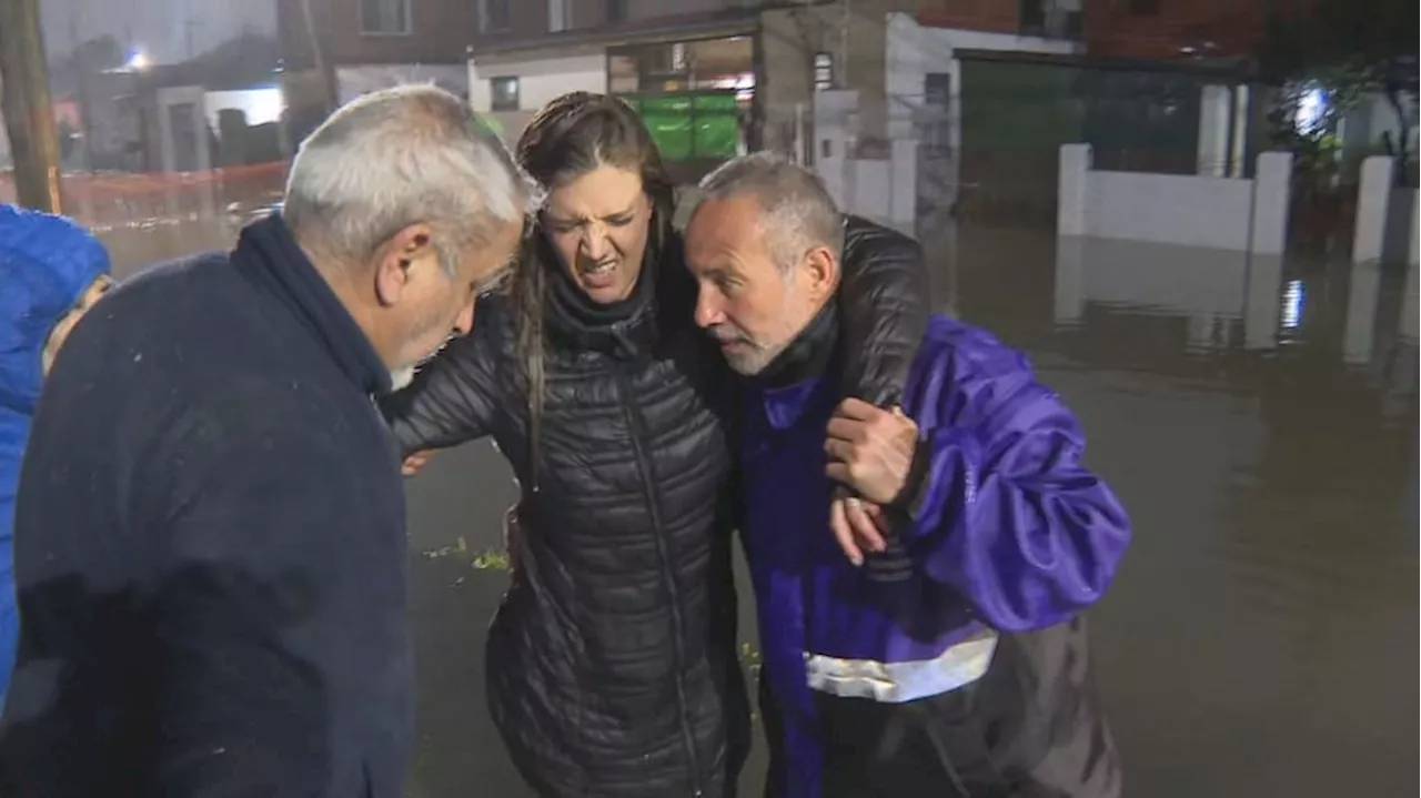 Cómo está la cronista Ana Ortiz de TN que se cayó en vivo en una boca de tormenta mientras cubría las inundaciones