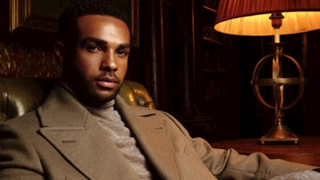 Lucien Laviscount, l'Alfie di Emily in Paris, debutta come ambassador delle fragranze Kilian Paris a Venezia 81