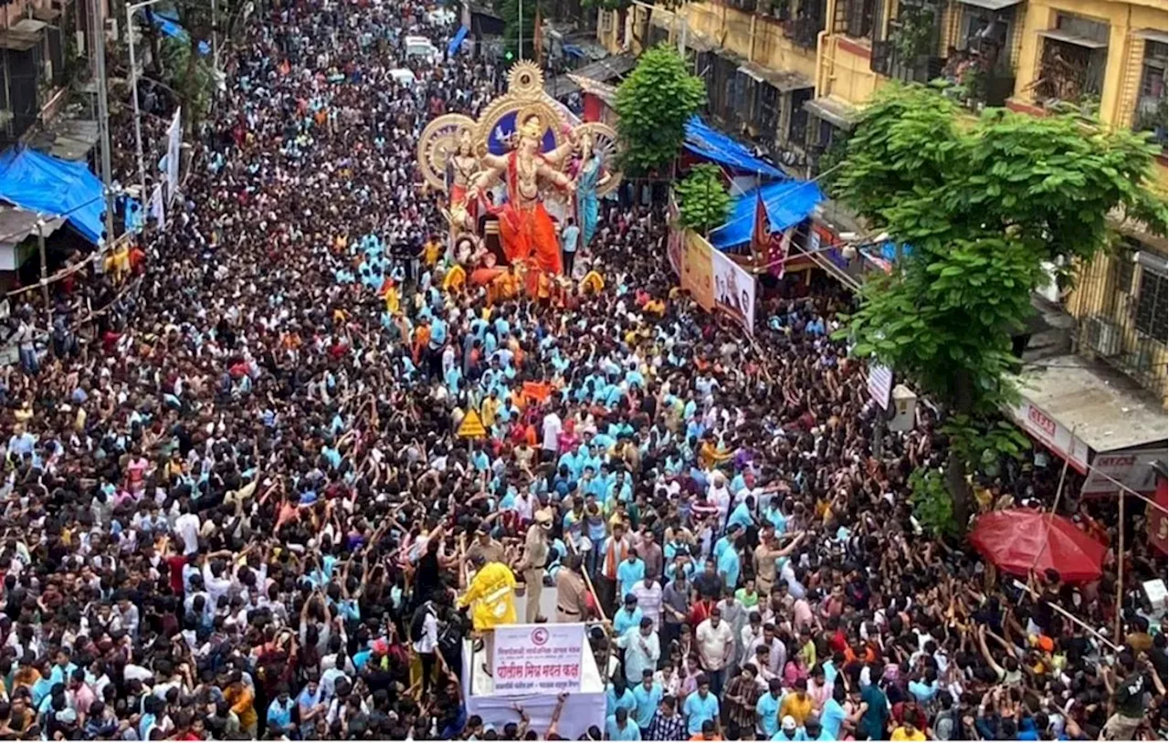 Mumbai Traffic News : मुंबईत आज गणपती आगमन मिरवणुकांची रेलचेल; 'हे' रस्ते वाहतुकीसाठी बंद