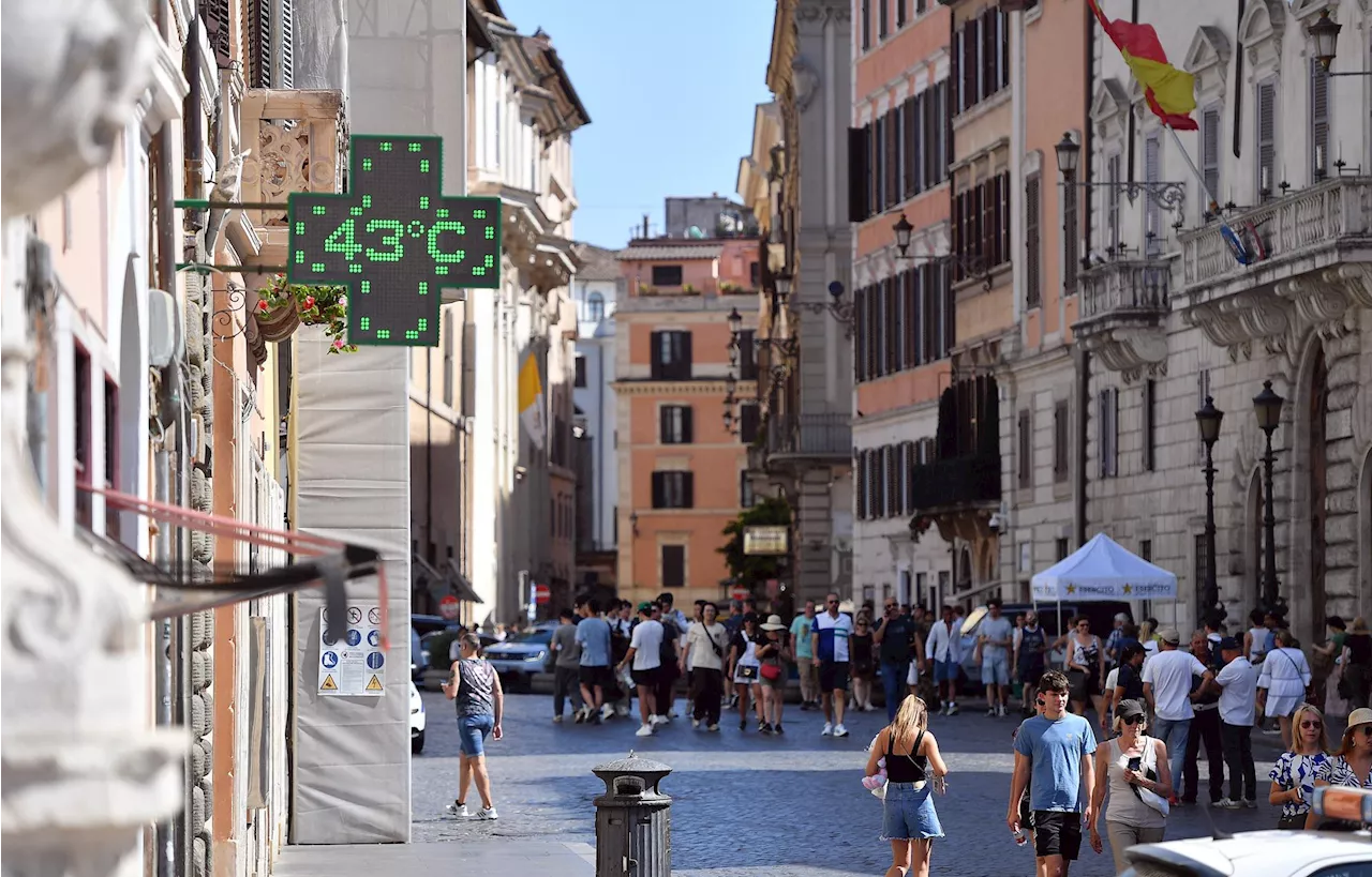 Caldo afoso in centro Italia, oggi 8 città da bollino rosso: quali sono