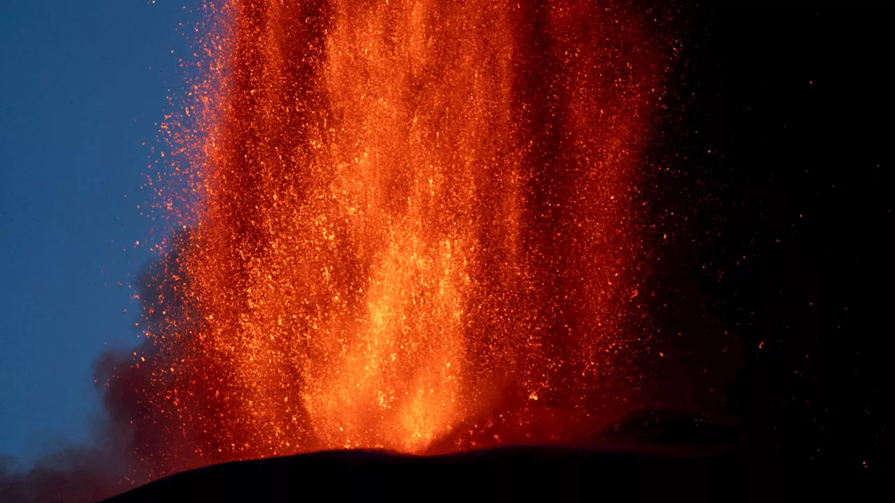 Coulée de lave de l'Etna: l'aéroport de Catane en Sicile retrouve un fonctionnement normal