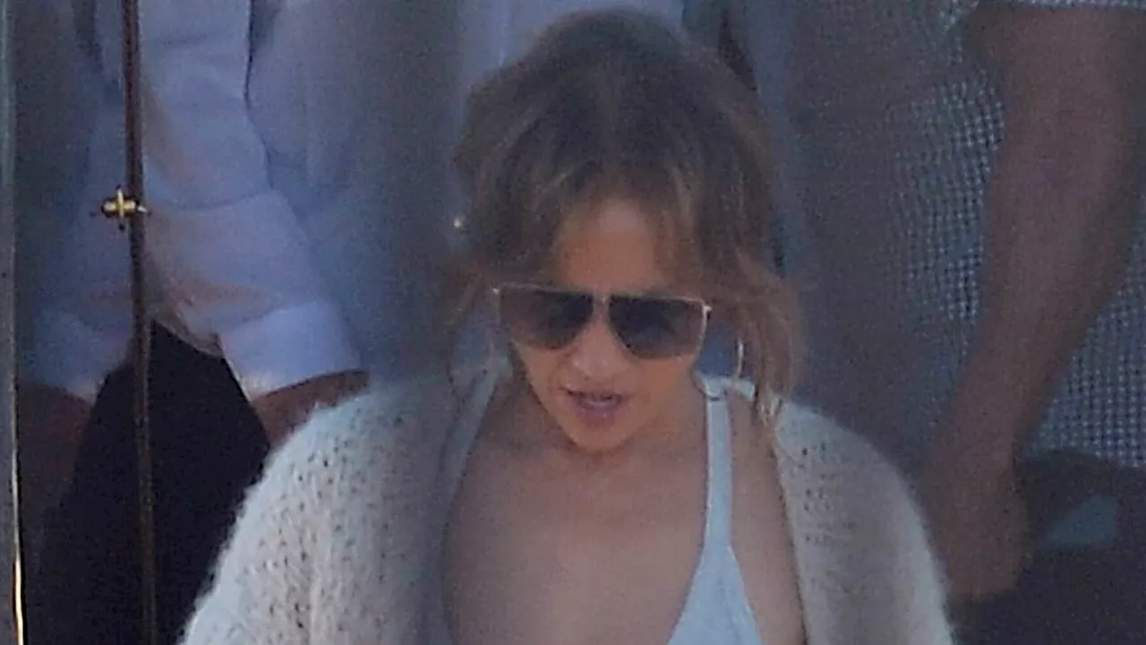 Jennifer Lopez jets back into Los Angeles after weeks in the Hamptons