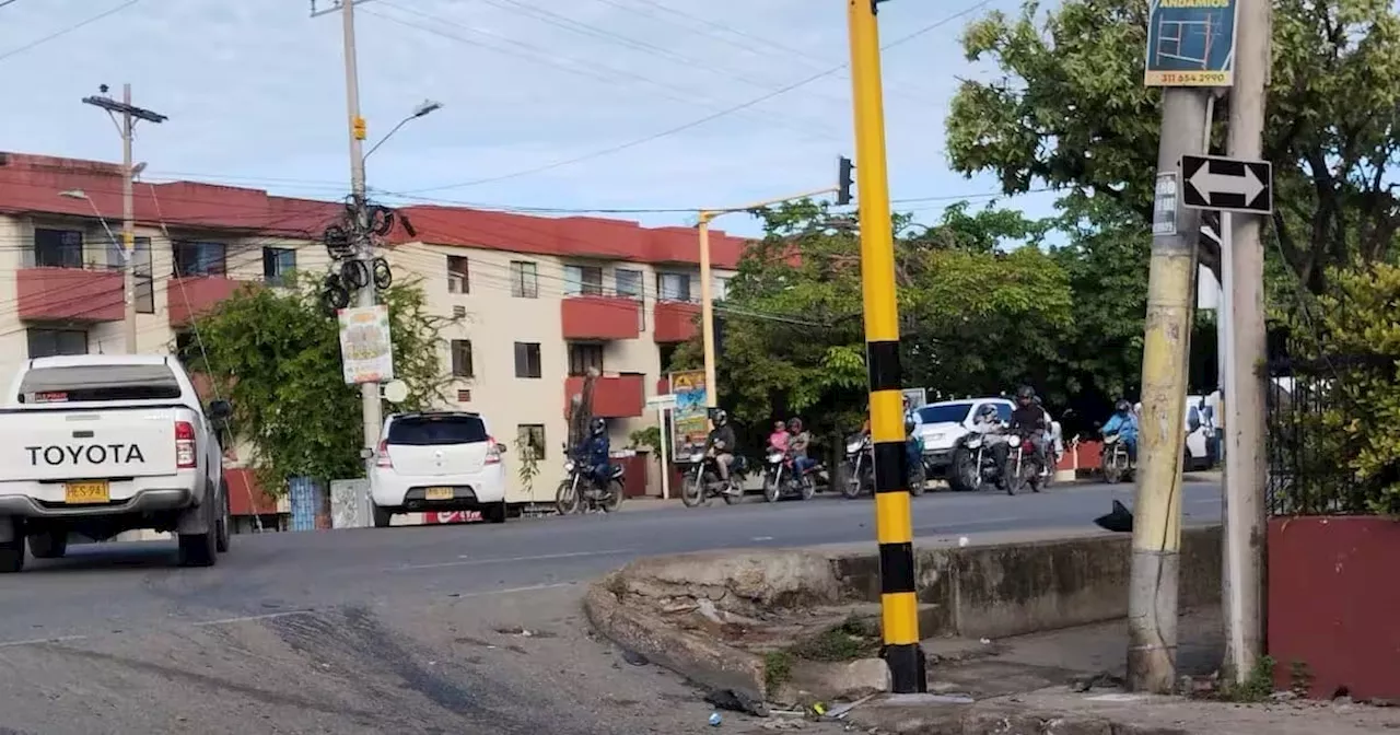 Video: 3 heridos dejó fuerte choque de carro con motos en San Fernando