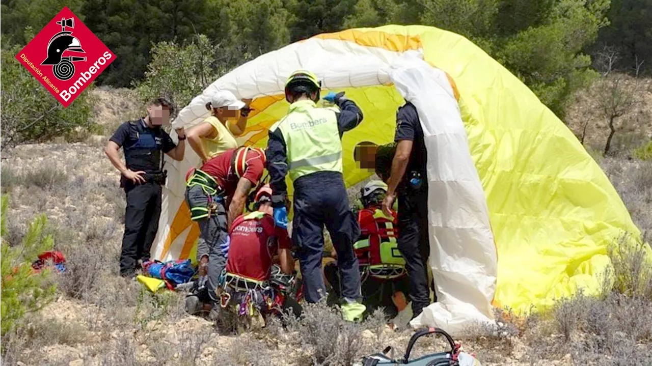 Rescatan a un parapentista ruso con varias fracturas en Agost, Alicante