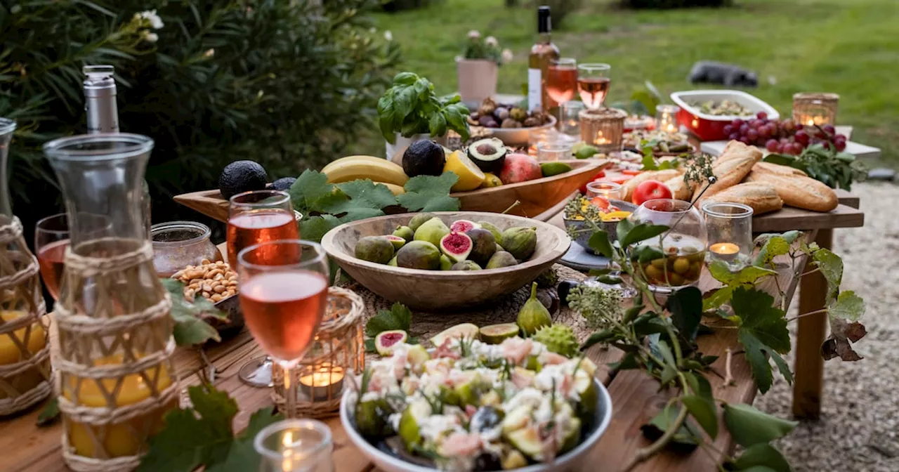 It’s salad season, what are the best wines to serve with cold plates?