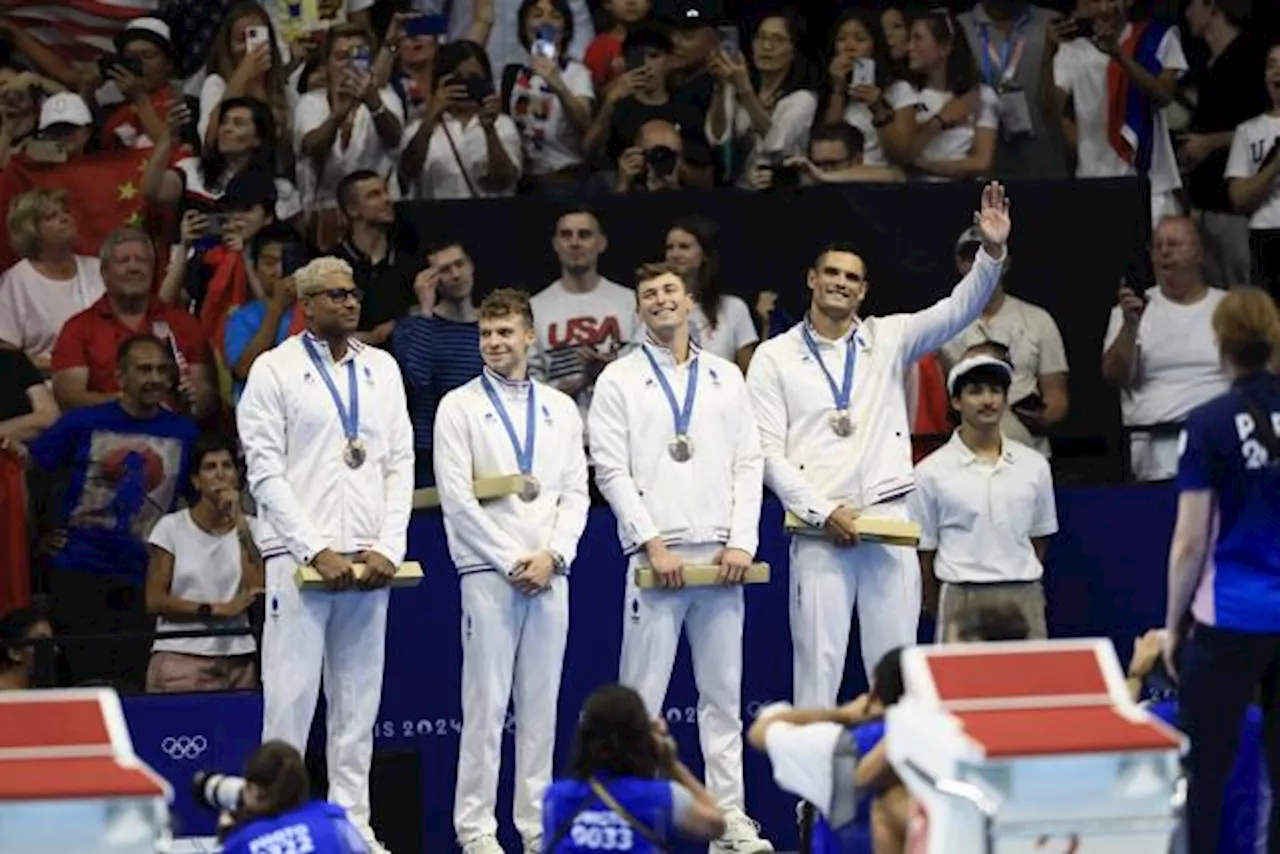 La France médaillée de bronze sur le 4x100 m 4 nages, remporté par la Chine