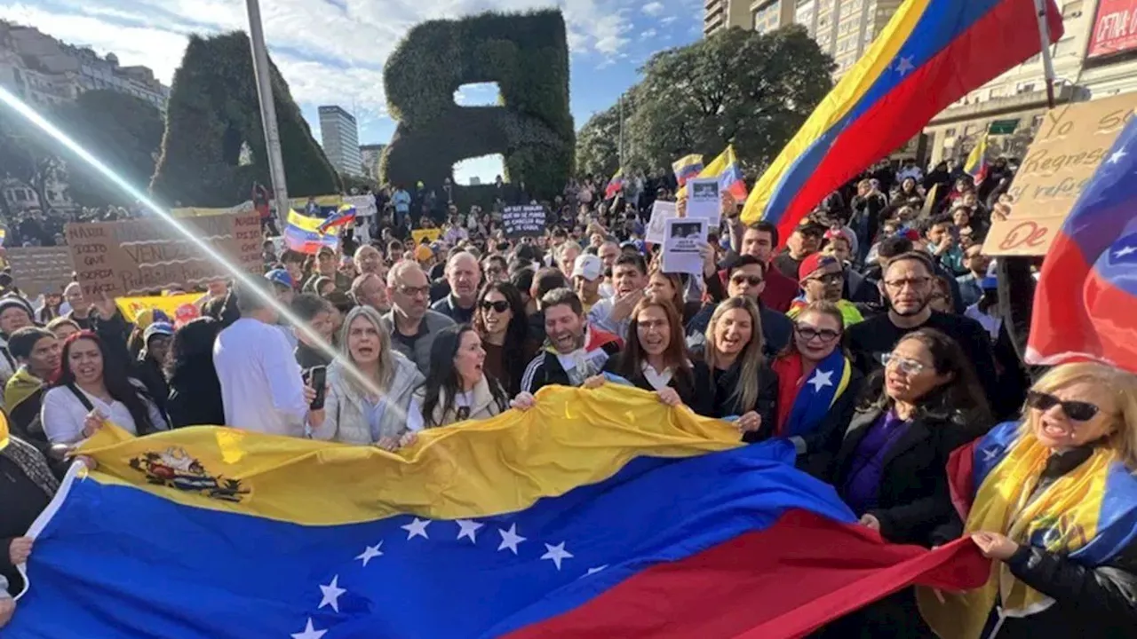 Venezolanos protestaron contra Nicolás Maduro en el Obelisco