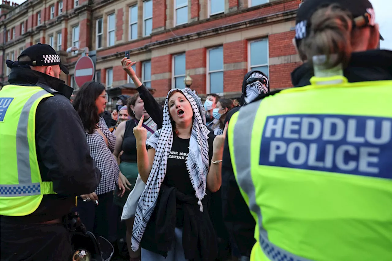 Far-right protesters clash with police