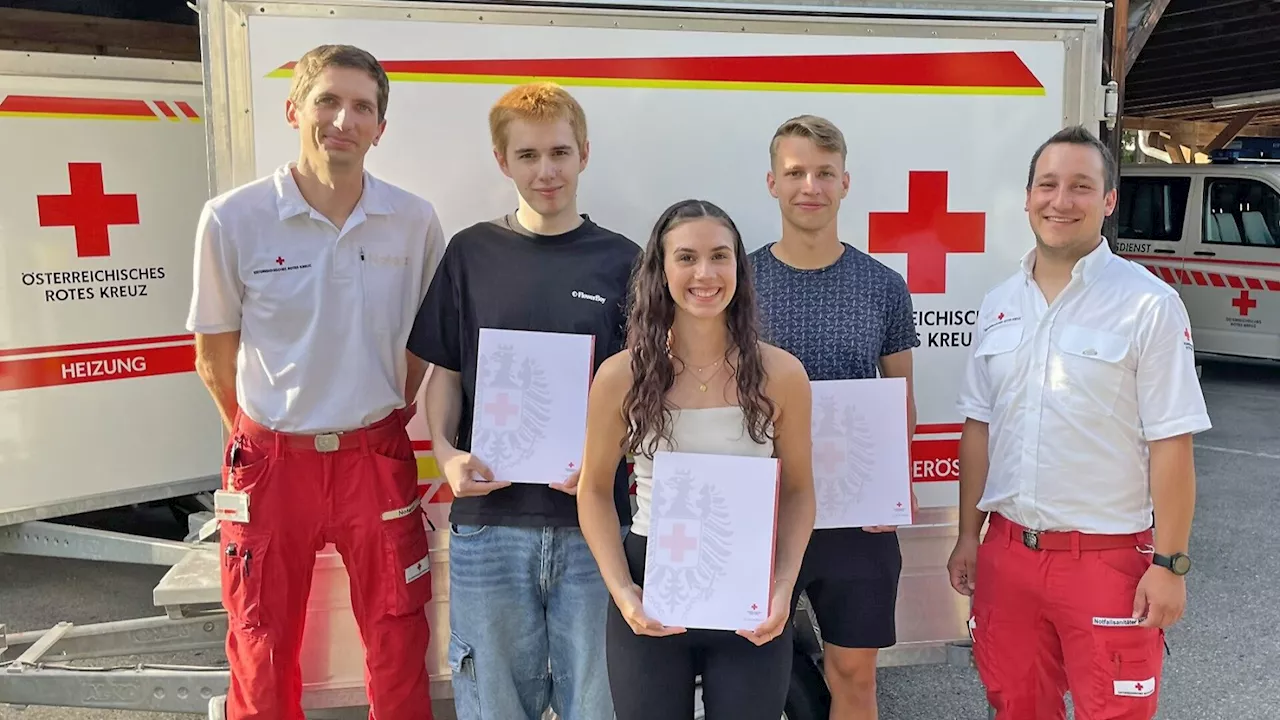 Drei neue Freiwillige verstärken das Rote Kreuz Waidhofen an der Ybbs