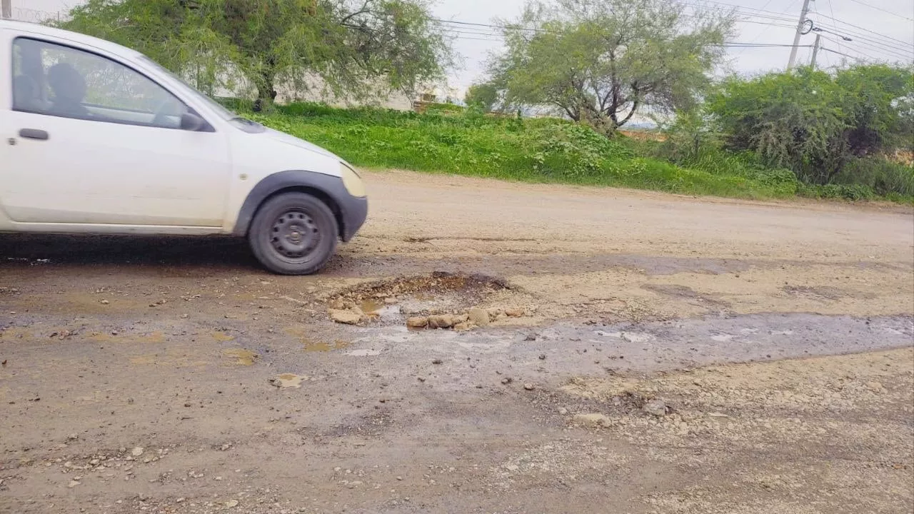 Advierten demandas por daños a vehículos causados por baches en Irapuato, ¿es legal?