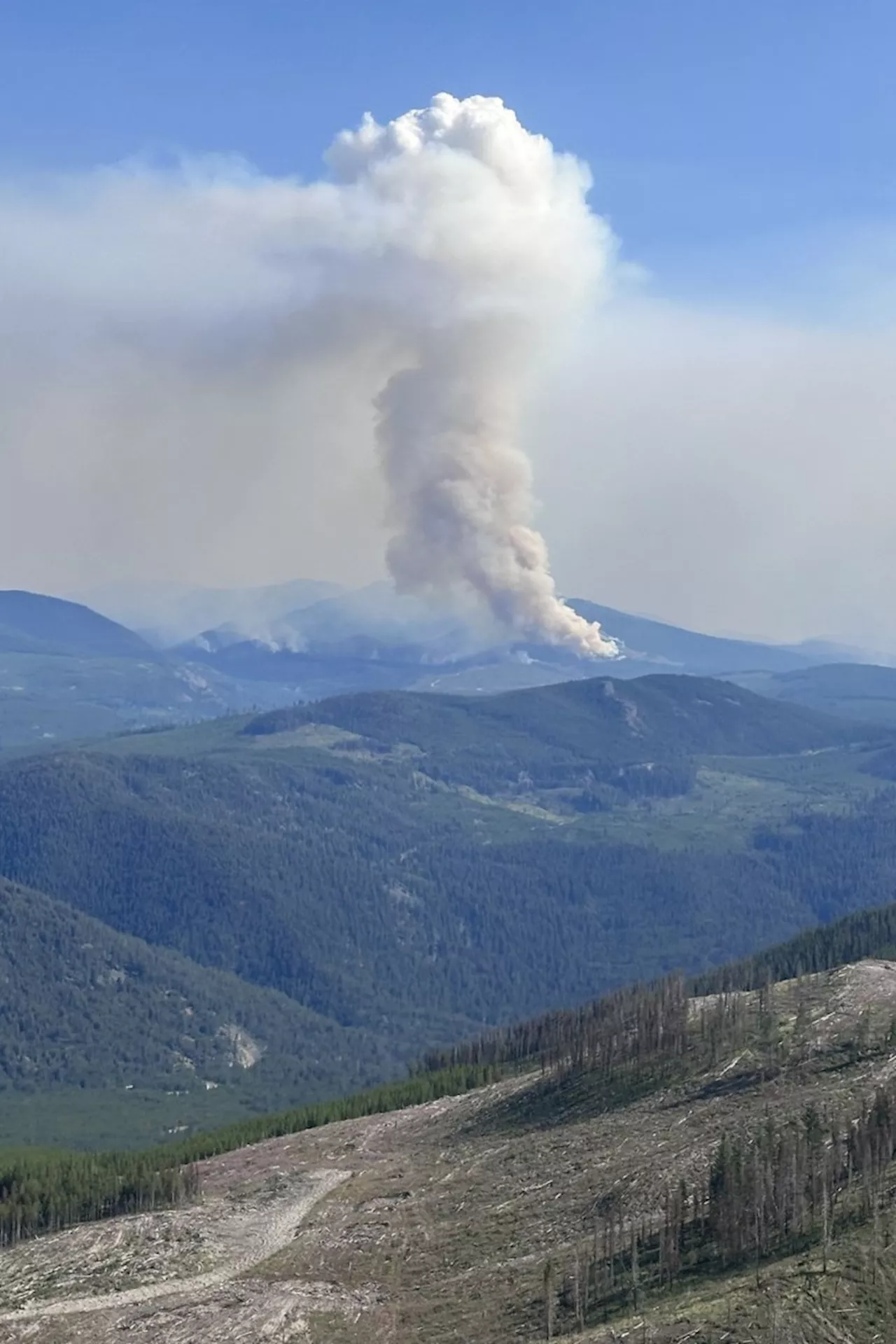 Wildfire Service expands wildfire evacuation orders in southern Interior