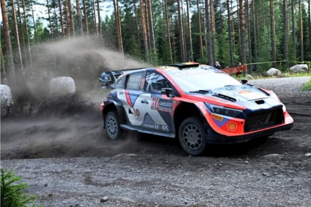 Thierry Neuville termine 2e derrière Ogier vainqueur après la sortie de Rovanperä