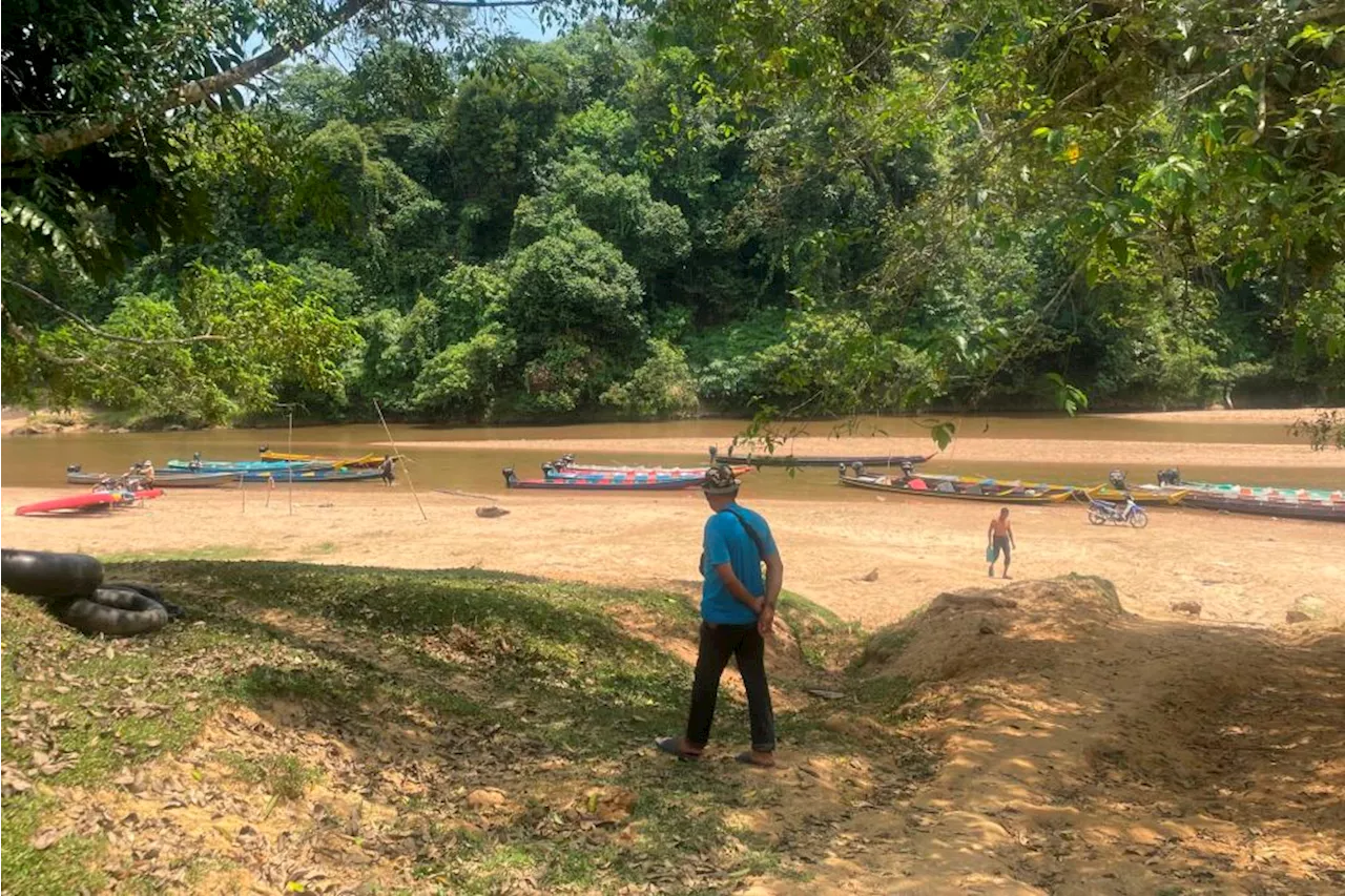 Extreme heat causing formation of sand dunes in Pahang's Sg Tembeling, affecting water transport