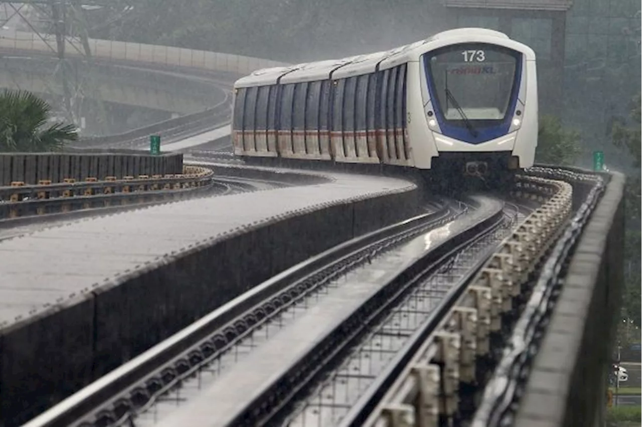 Small fire temporarily disrupts LRT services