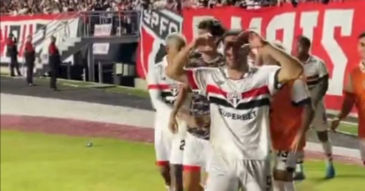 Com gol de Calleri, São Paulo vence e tira Flamengo da liderança