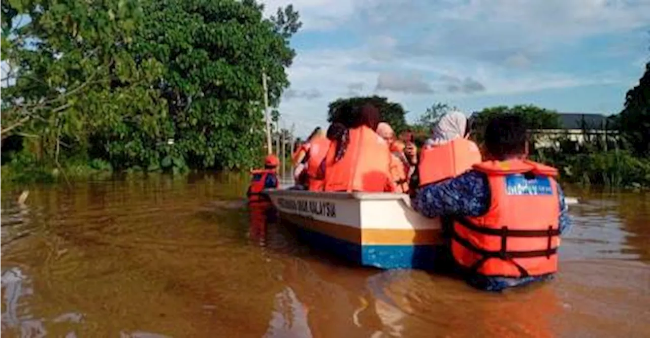 165 flood evacuees in Muallim, 113 in Hulu Bernam tonight