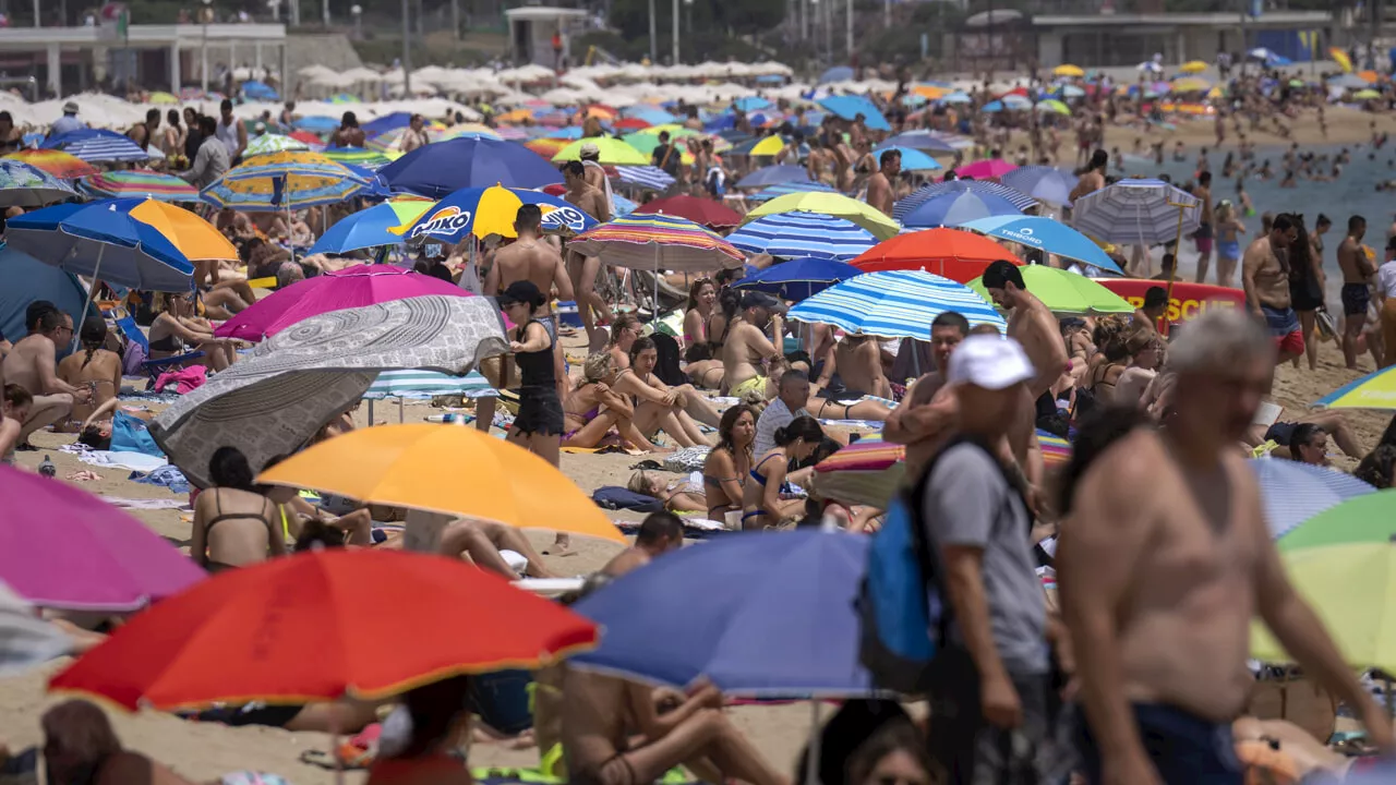 Meteo, le prime previsioni per la settimana di Ferragosto e quando il caldo mollerà la presa