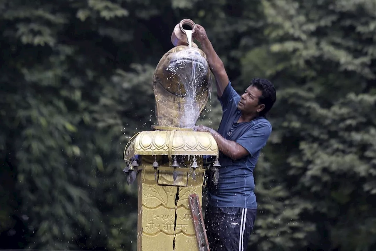 नाग पंचमी पर बनने जा रहा है ये दुर्लभ संयोग, जानें सही तिथि और पूजन विधि