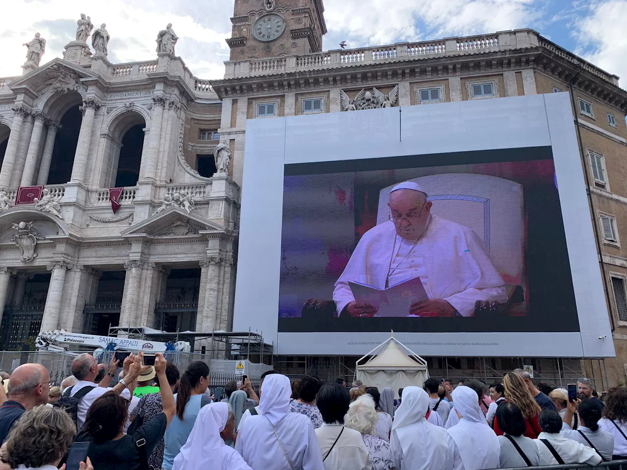 Papa Francesco: 'Miracolo della neve non solo folclore, ha valenza simbolica'