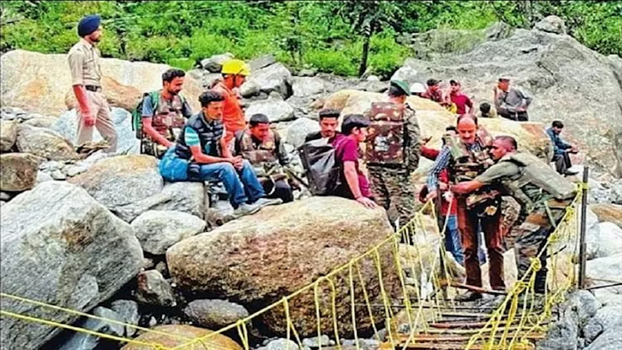 Weather Woes : गौरीकुंड से केदार धाम तक 10 जगह मार्ग ध्वस्त, सेना मोर्चे पर; लाहौल की बाढ़ में बह गया पुल