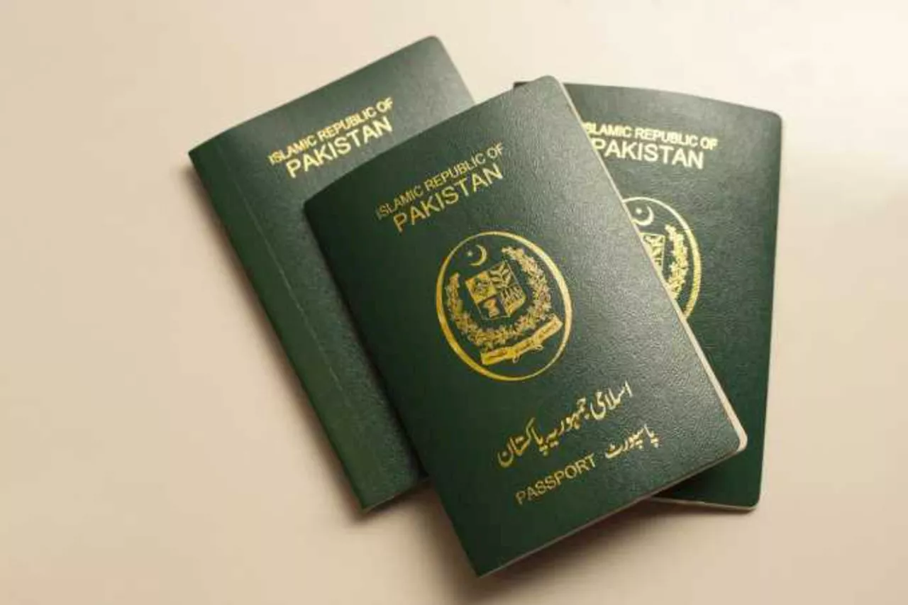 Updated fee for Pakistani passport in normal, urgent categories