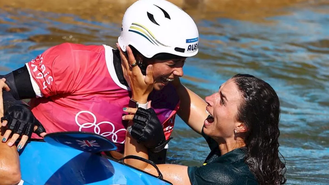 Canoeing-Aussie Noemie makes it a Fox family affair with kayak cross gold