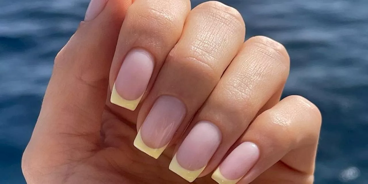 Lista di idee manicure per far risaltare l'abbronzatura