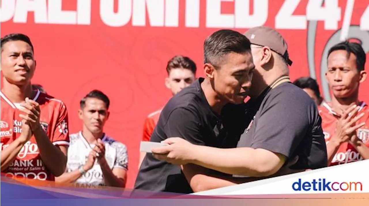 Penghargaan Bali United untuk Fadil Sausu Sang Legenda