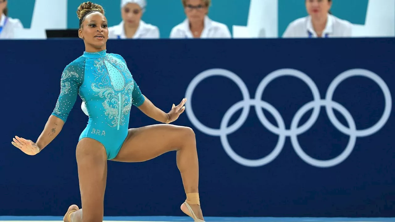 Rebeca Andrade 'desafia o impossível', supera Simone Biles no solo, é ouro e faz história nas Olimpíadas