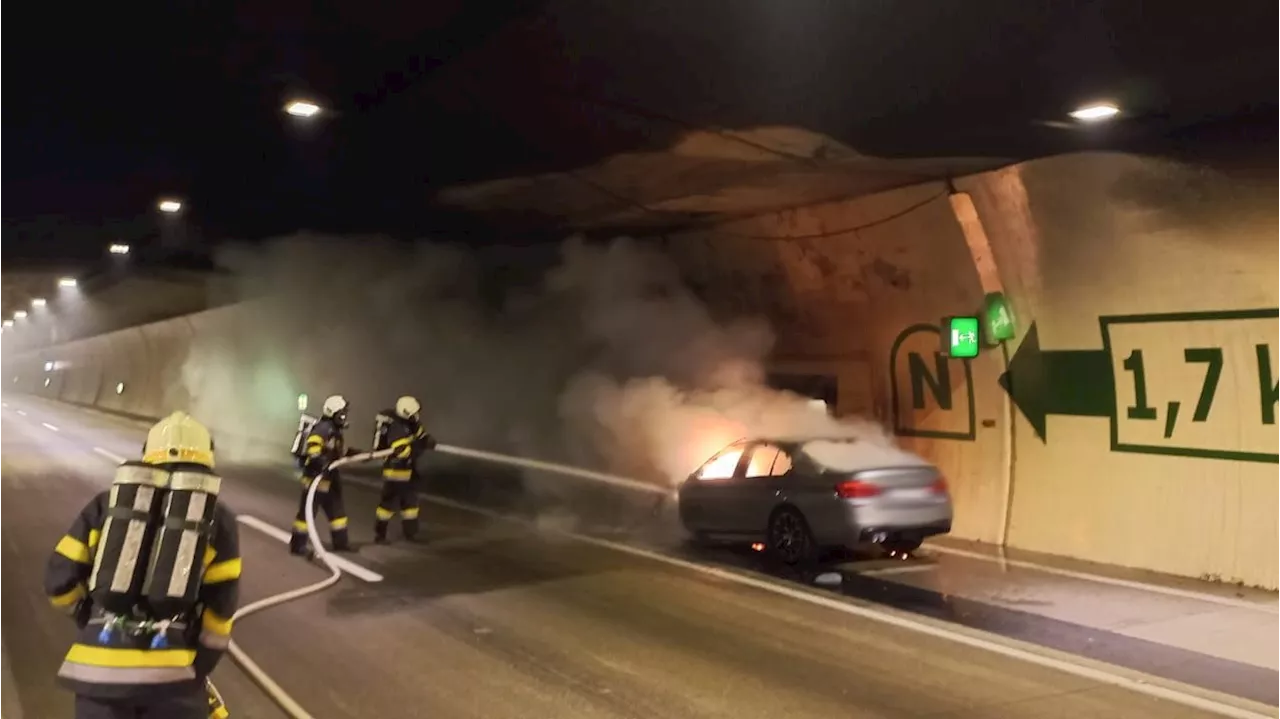 Großeinsatz für Rettungskräfte - Auto fängt im Tunnel Feuer, 170 Personen evakuiert