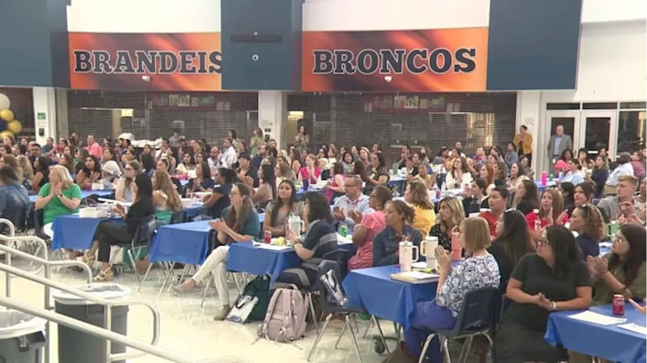 Hundreds of new NISD educators get ‘schooled’ at new teacher academy