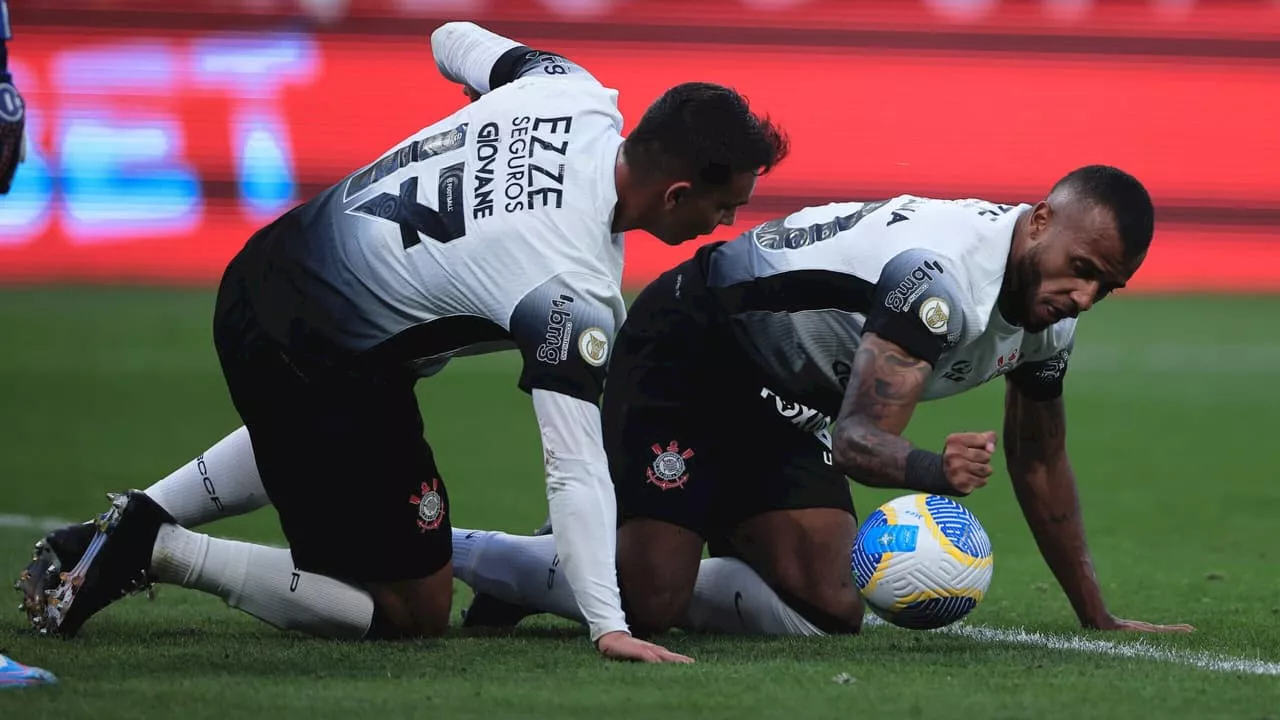 Titular do Corinthians sente desconforto muscular e vira dúvida para duelo pela Copa do Brasil