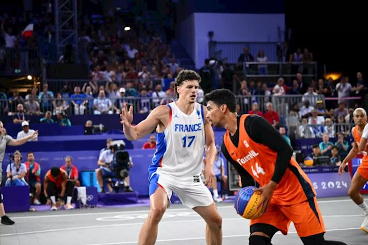 La France décroche une 46e médaille avec l'argent en basket 3x3 après la défaite contre les Pays-Bas en fin...