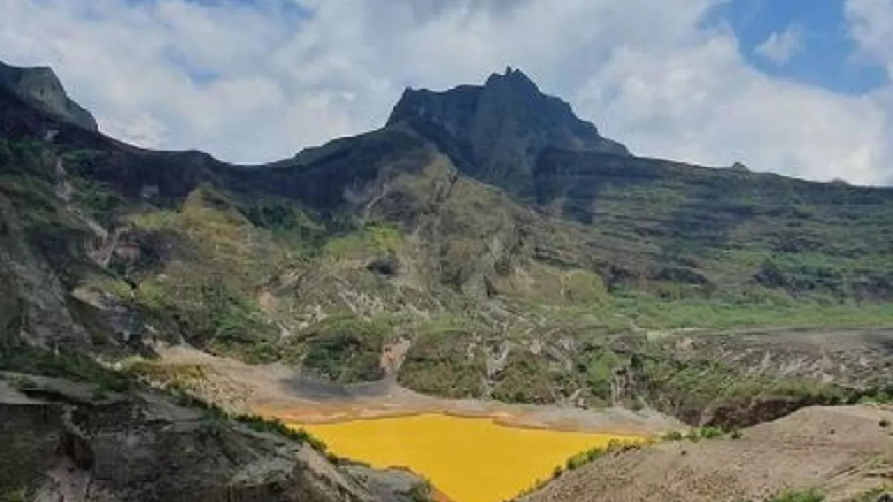 Menelusuri Keindahan Gunung Kelud, Pesona Wisata Alam Populer di Kediri