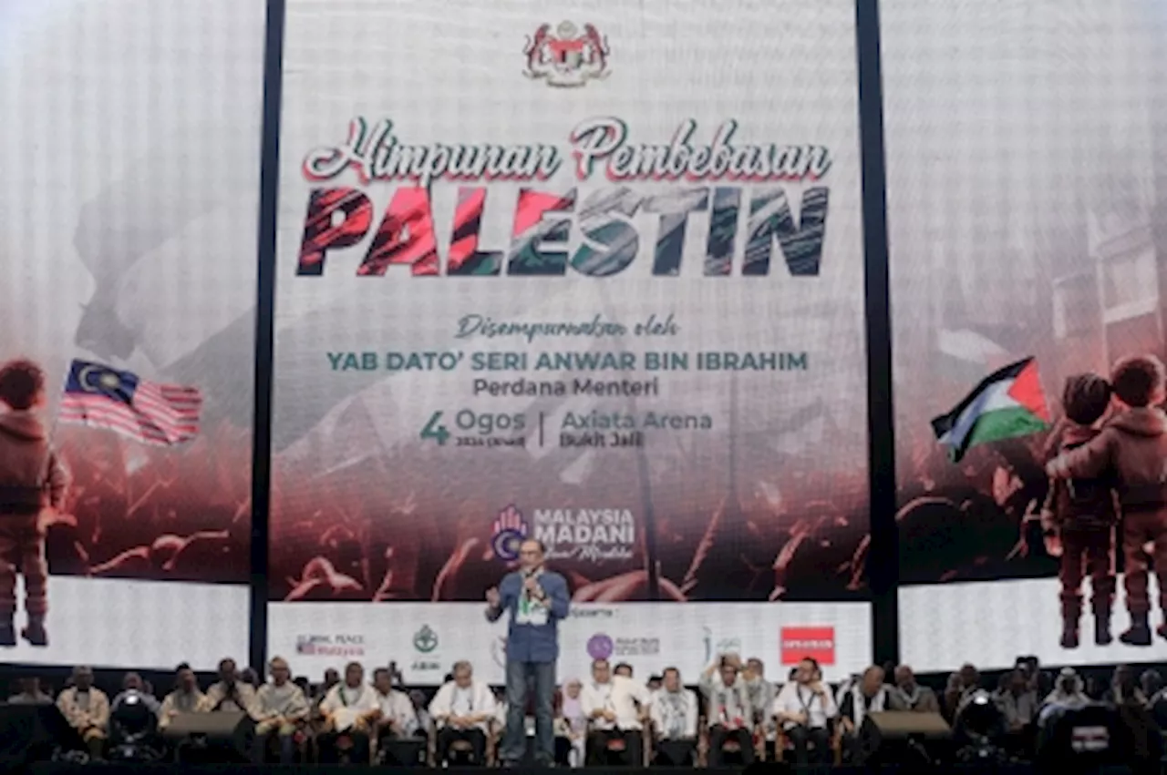 DPM Zahid apologises for accidentally saying ‘long live Israel’ during Palestinian liberation rally in Bukit Jalil last night