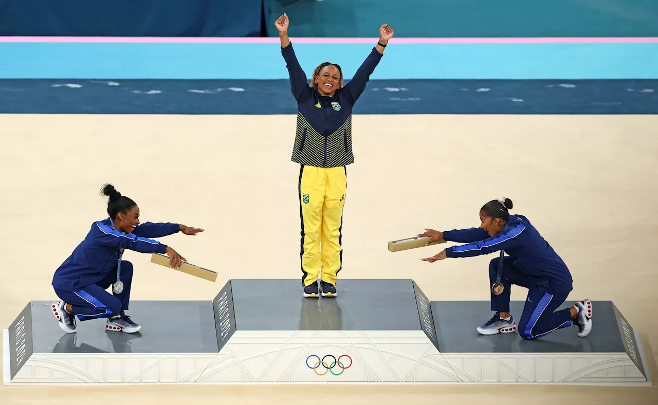 Simone Biles, Jordan Chiles bow down to Rebeca Andrade in epic Olympics photo