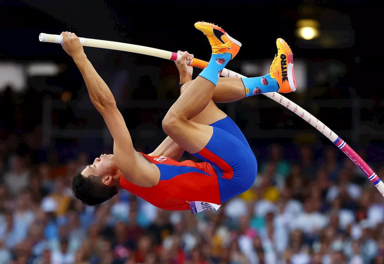 So close: EJ Obiena falls short of Olympic medal, finishes 4th in pole vault