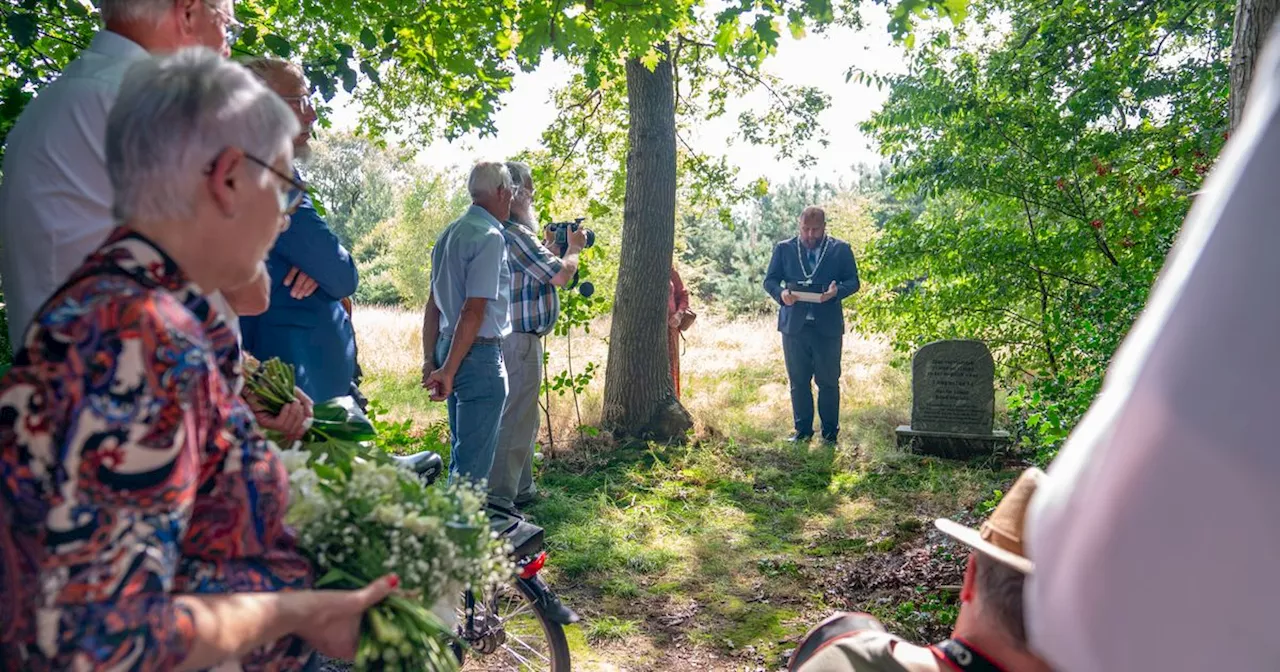 Hoogeveen herdenkt treinbeschieting van tachtig jaar geleden: 'We leren niet van het verleden'