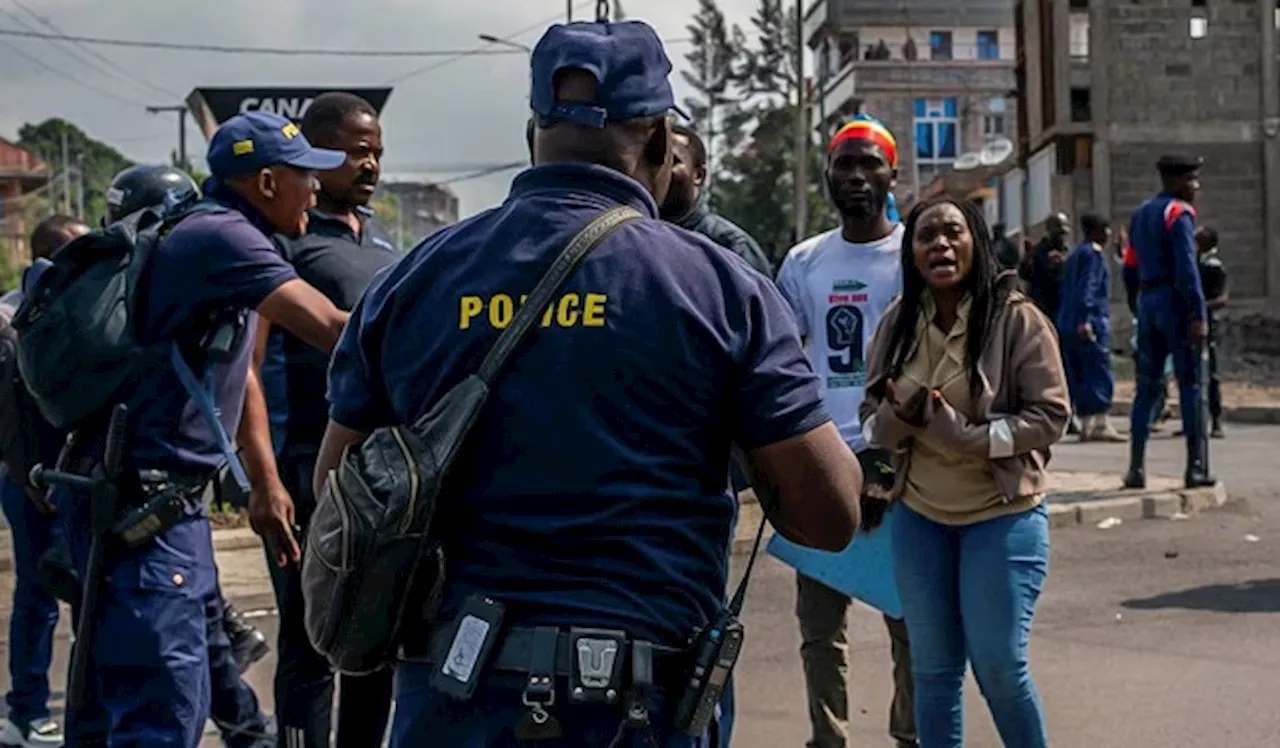 Congolese police officers flee to Uganda as fighting intensifies - SABC News