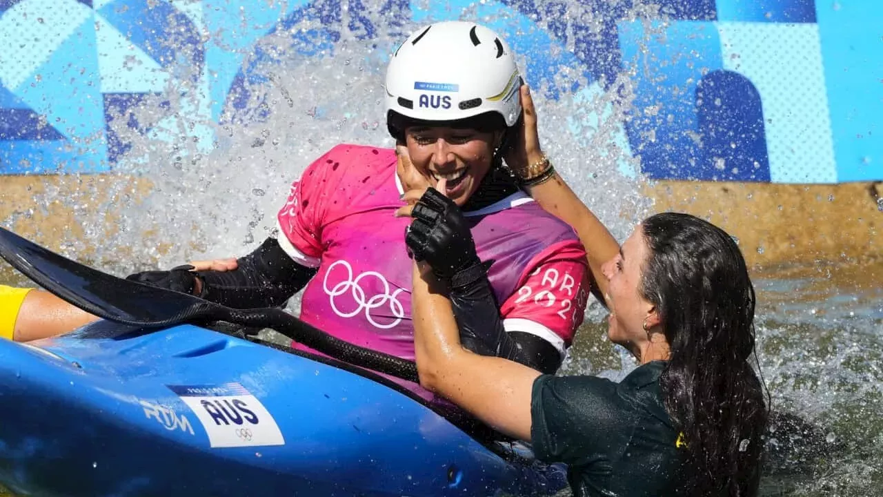 Paris Olympics day ten Noemi Fox wins gold, cheered by sister Jessica