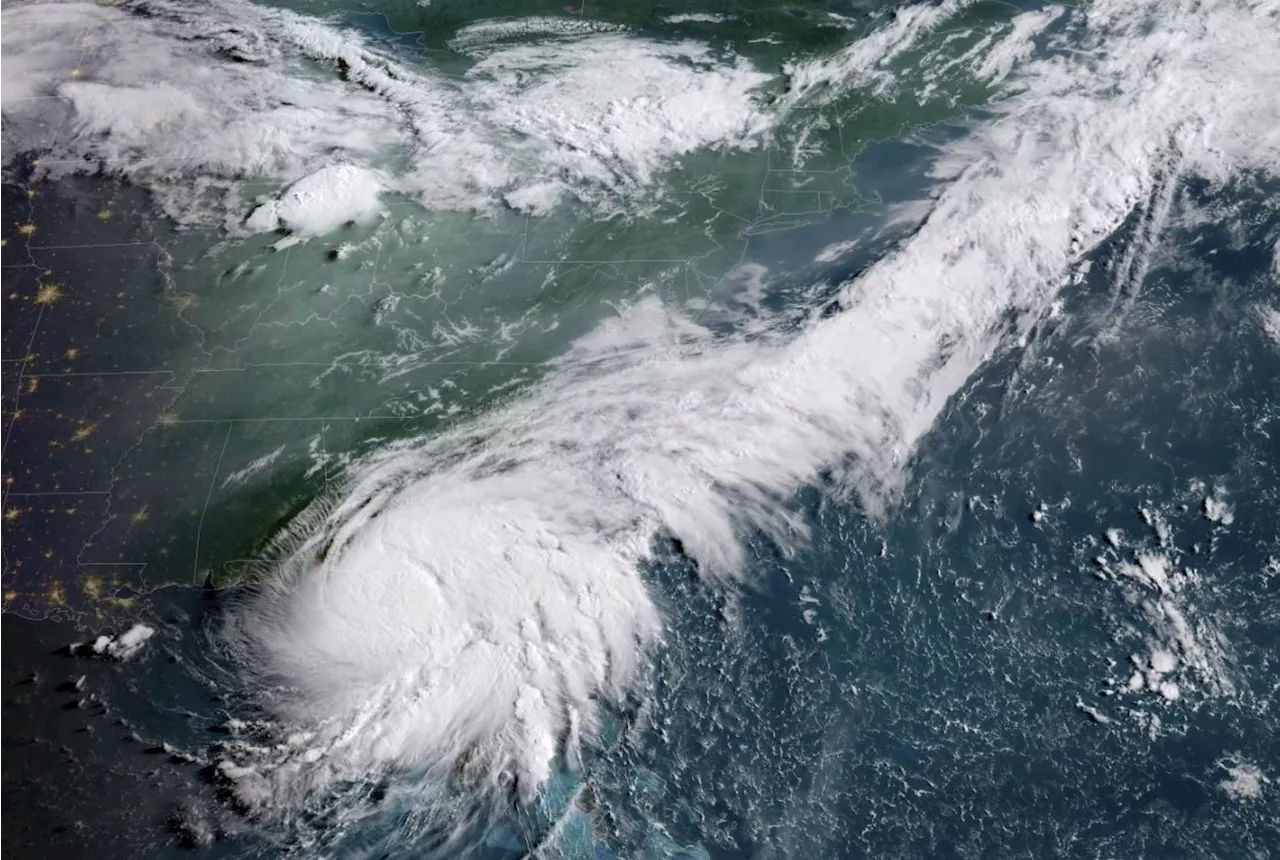 Tempestade tropical Debby atinge a Flórida e mata pelo menos 4 pessoas