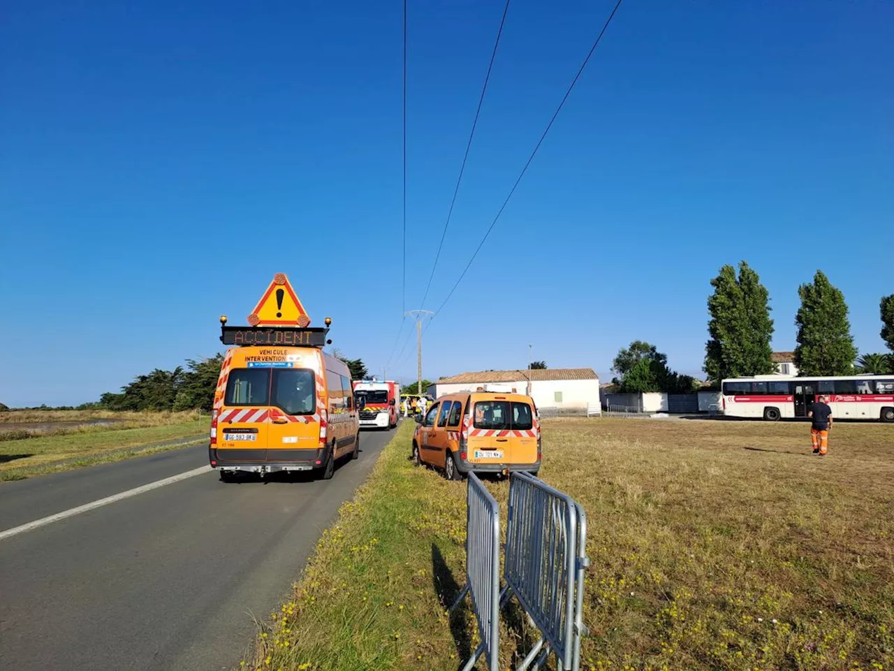 Charente-Maritime : deux blessées graves dans un accident entre un bus et un deux-roues