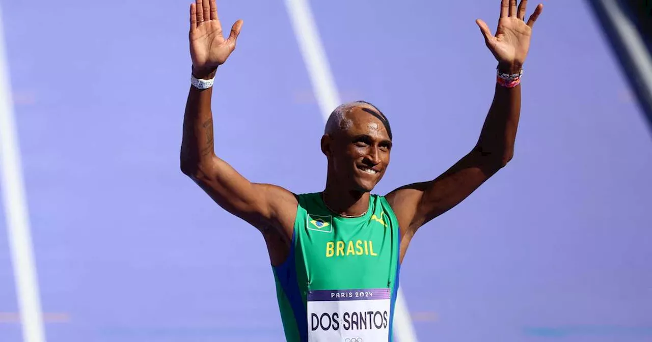 Alison dos Santos avança às semis nos 400m com barreiras em Paris