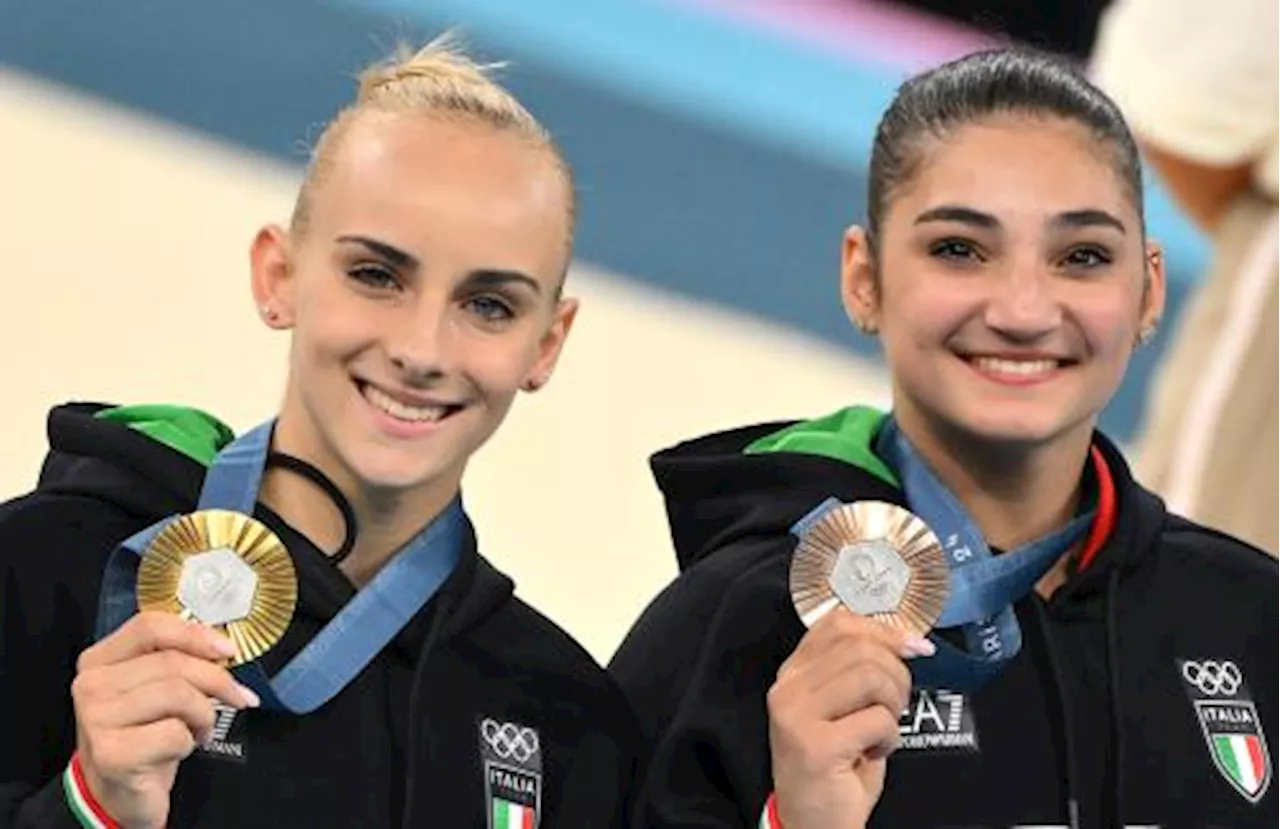 Olimpiadi: oro e bronzo a D'Amato ed Esposito. I complimenti di Simone Biles, 'esempio per le atlete italiane'