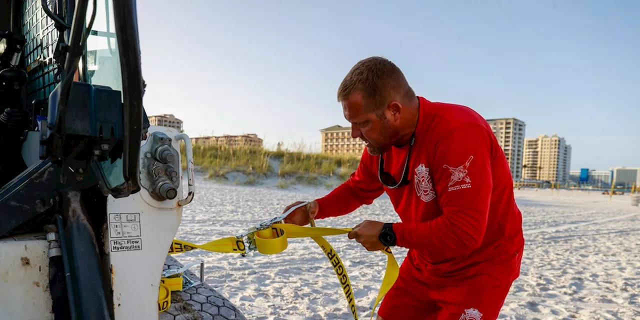 Tropical Storm Debby strengthens into a Category 1 hurricane as it heads toward Florida